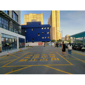 欽州欽南區(qū)消防車道地面劃線