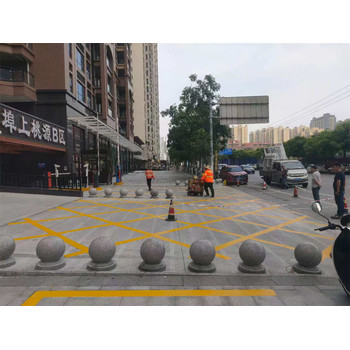 廣西貴港禁停網(wǎng)格線劃線