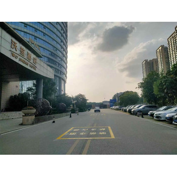 廣西梧州禁停網格線地標線