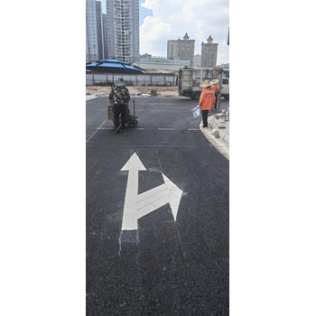 南寧上林道路熱熔地標(biāo)線(xiàn)
