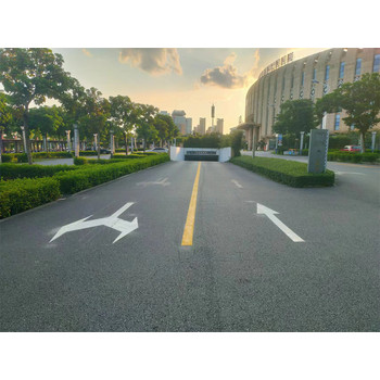 崇左天等二級(jí)路熱熔地面劃線