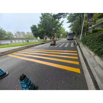 崇左扶綏公園路面熱熔劃線