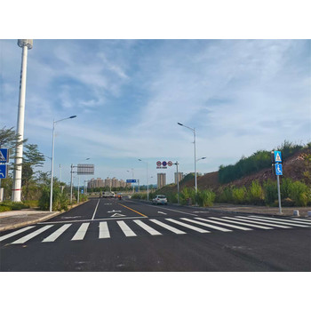玉林北流園區(qū)道路熱熔地面劃線