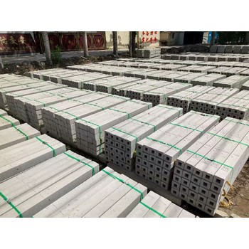 从事铁路护栏网水泥立柱价格