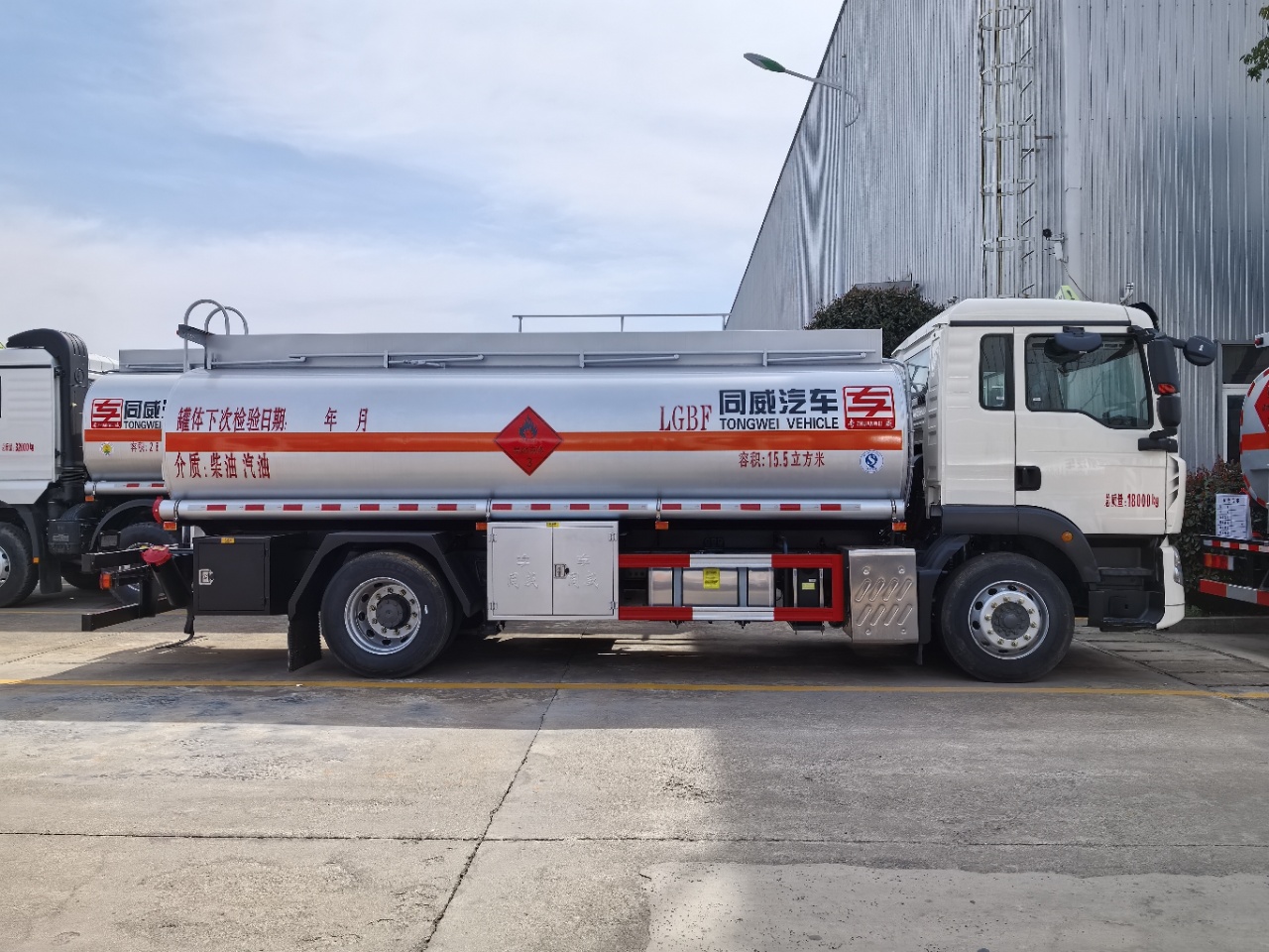 阿拉善盟二手便宜的油罐車-出售-送車上門