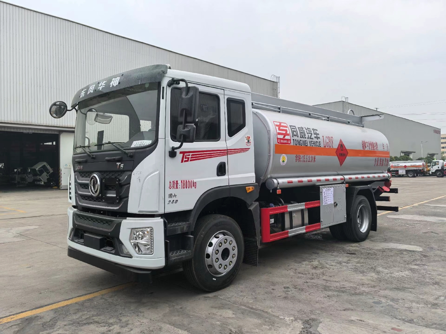 保山二手8噸加油車--工地完工轉手現車直供