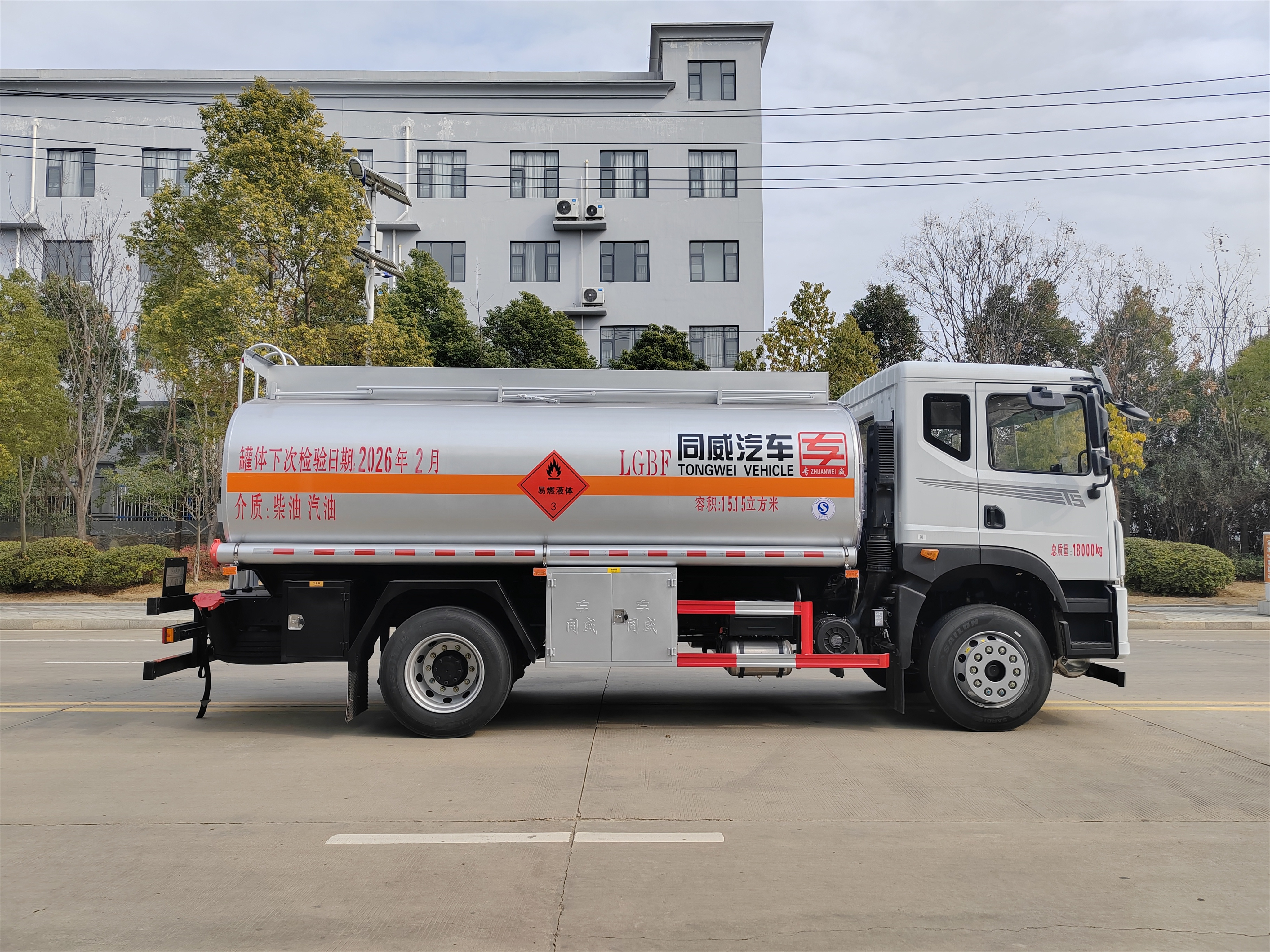 淮南二手東風流動加油車--便宜出包上戶價格