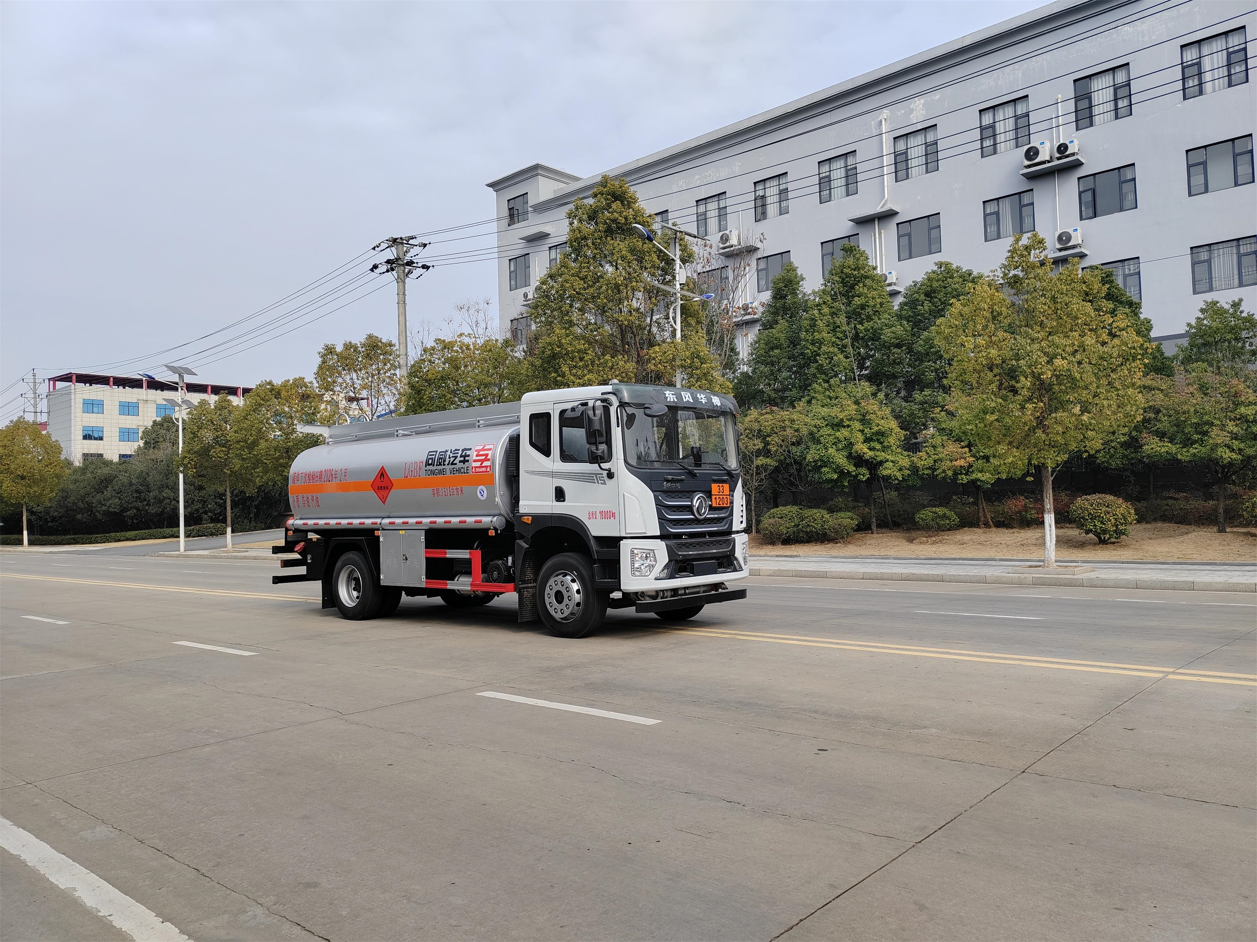 和縣東風華神30噸運油車包上戶