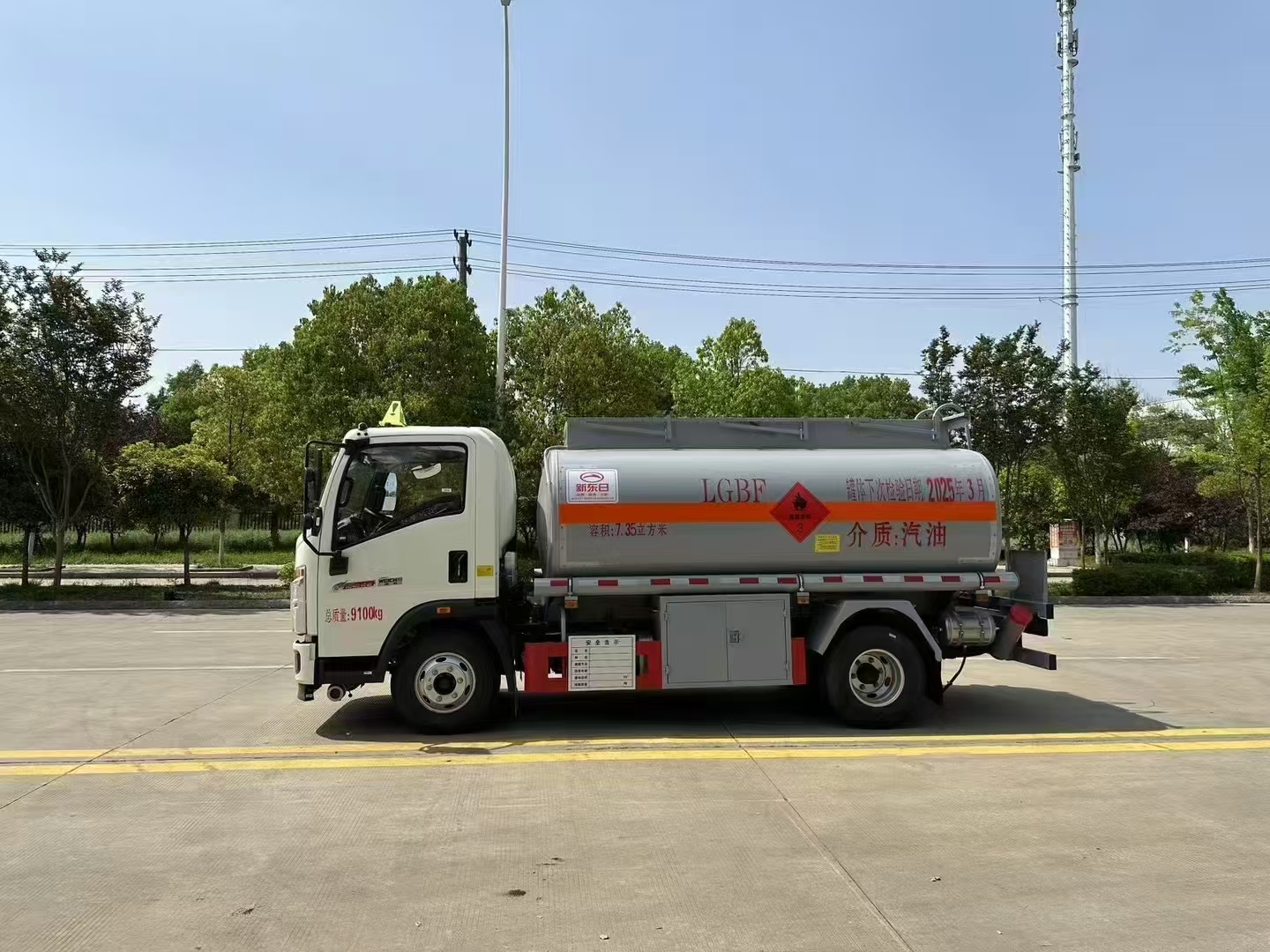 韶關二手東風12噸油罐車--工地完工轉手廠家