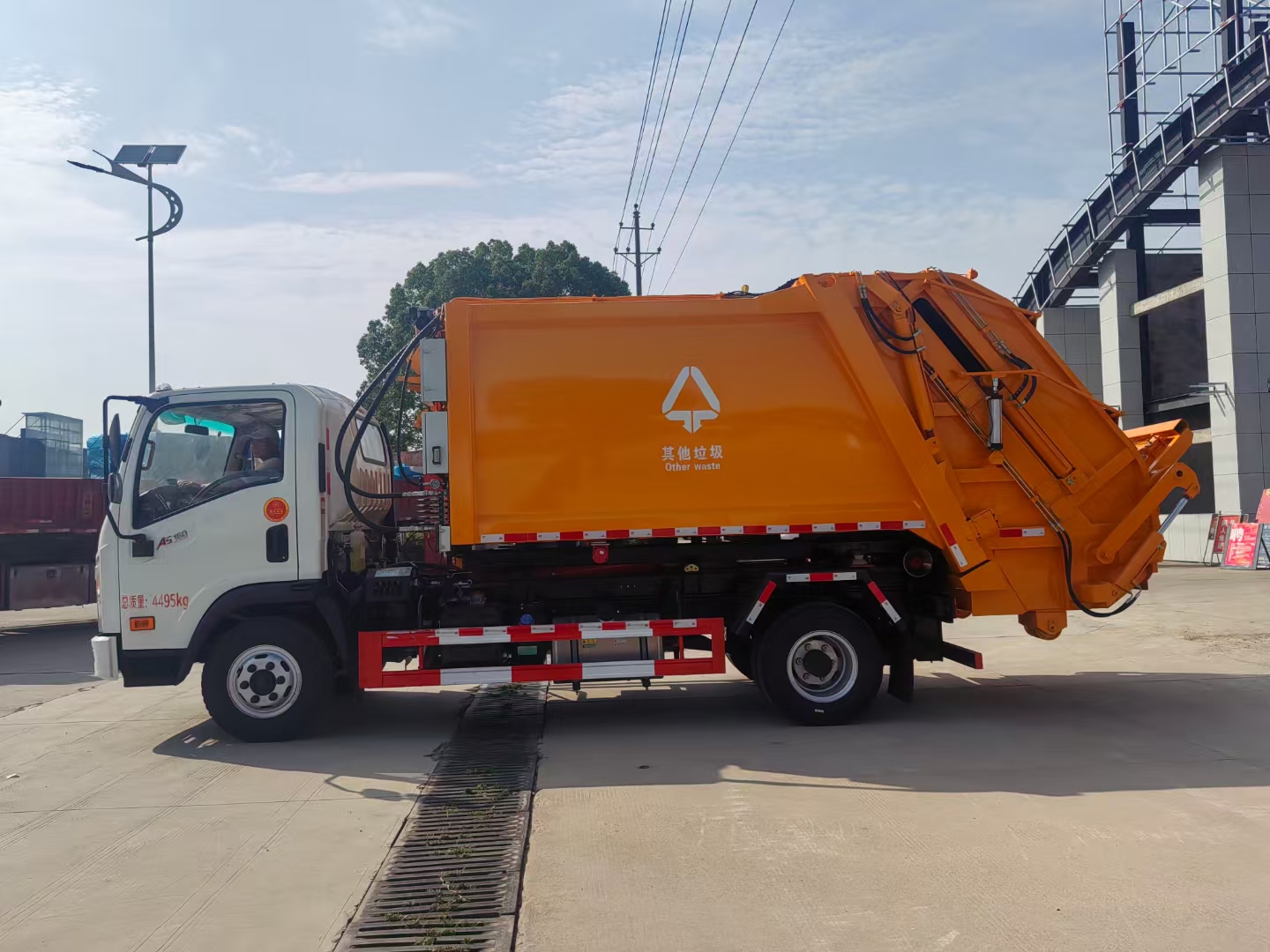 徐州解放7方后裝式垃圾車經銷商電話