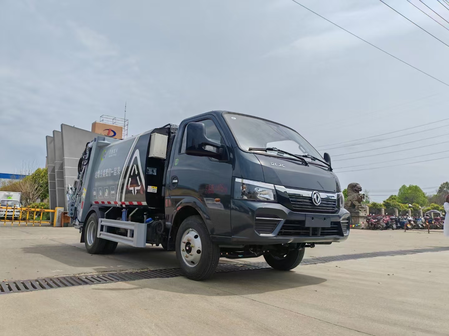 可克達(dá)拉江淮威鈴壓縮垃圾車廠家直售