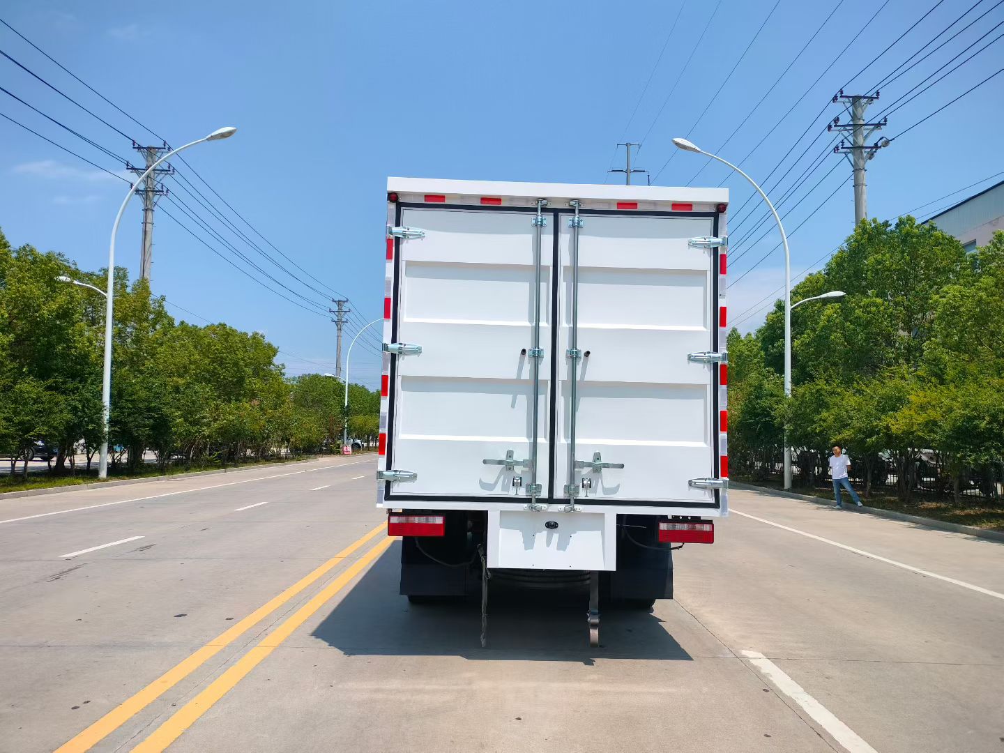 桂林多利卡皮卡爆破器材車(chē)廠(chǎng)家電話(huà)