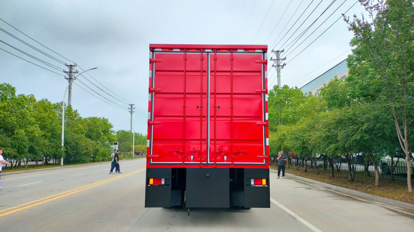 桂林多利卡皮卡爆破器材車(chē)廠(chǎng)家電話(huà)