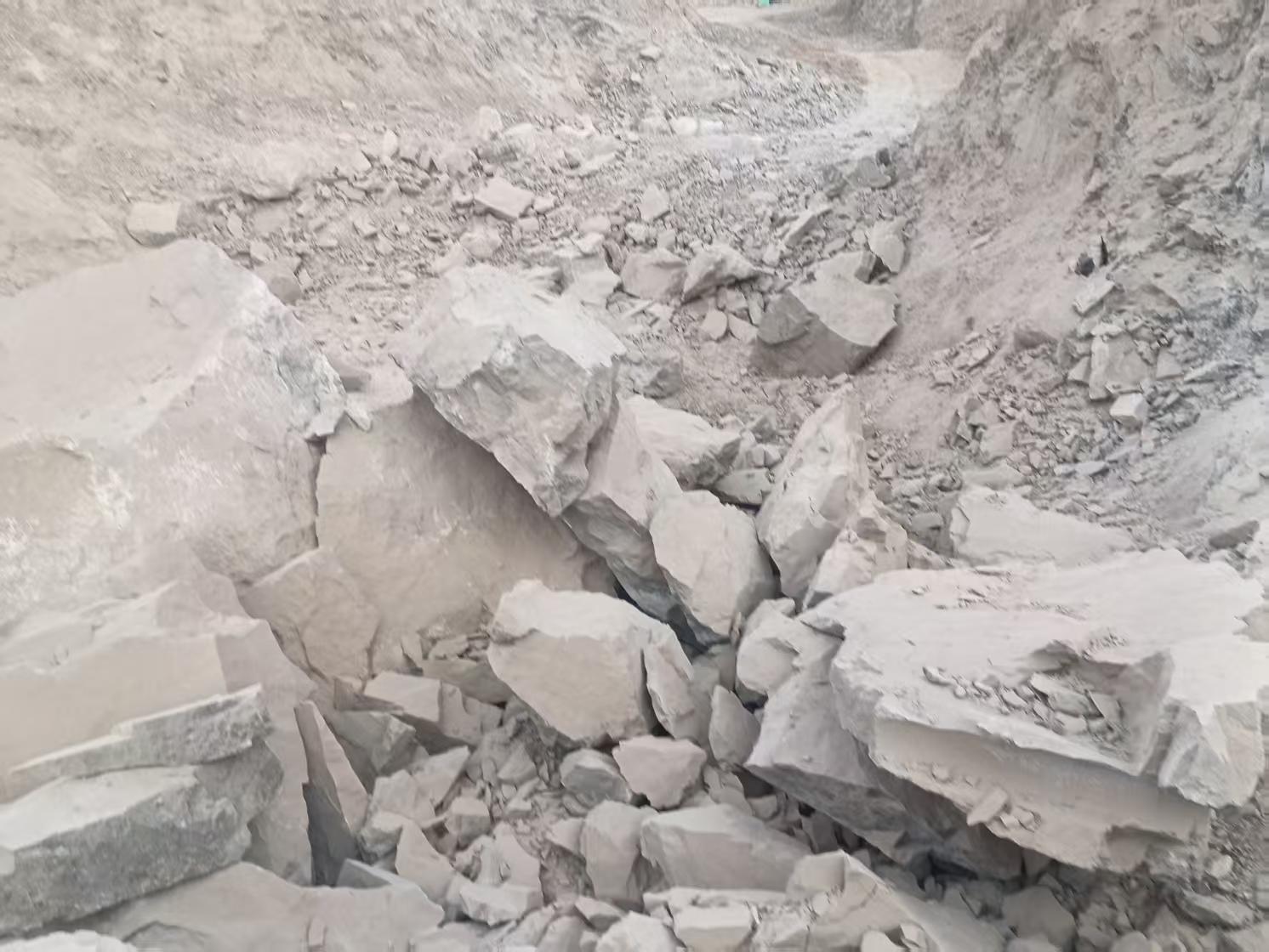 江西九江巖石修路氣體爆破一次性致裂管