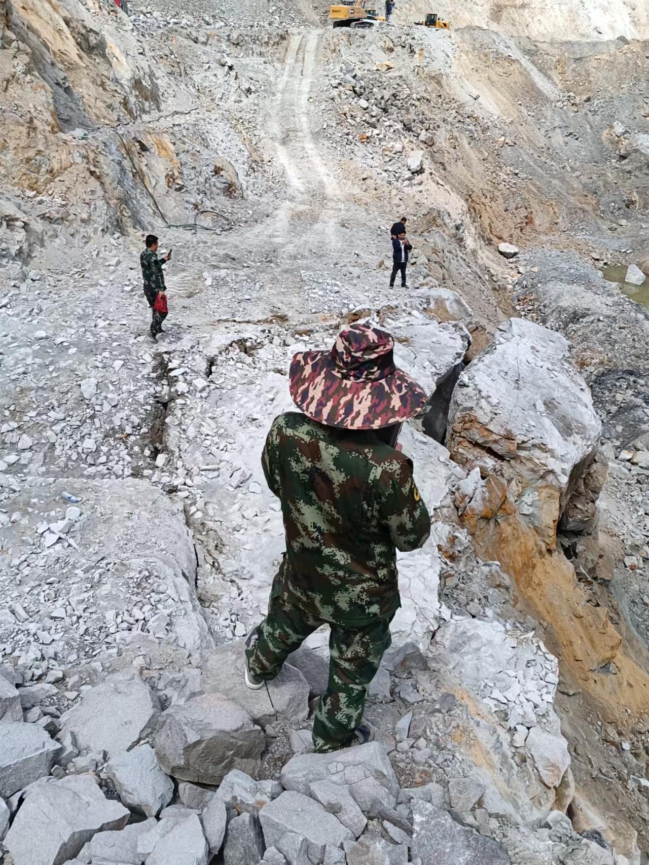 湖南醴陵露天采礦氣體爆破一次性壓裂管