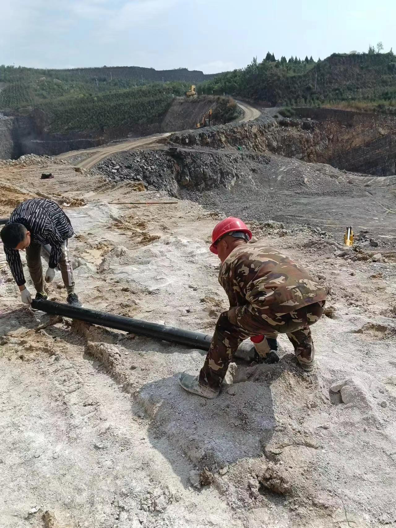 安徽宿州露天礦山開采化碳氣體爆破設(shè)備