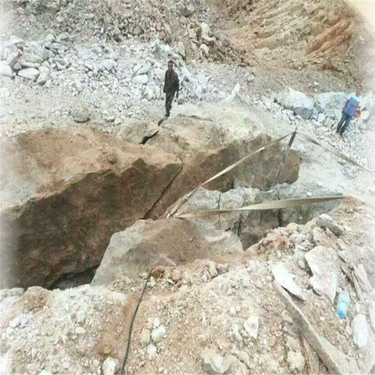 福建南平露天礦山開采化碳氣體爆破設(shè)備