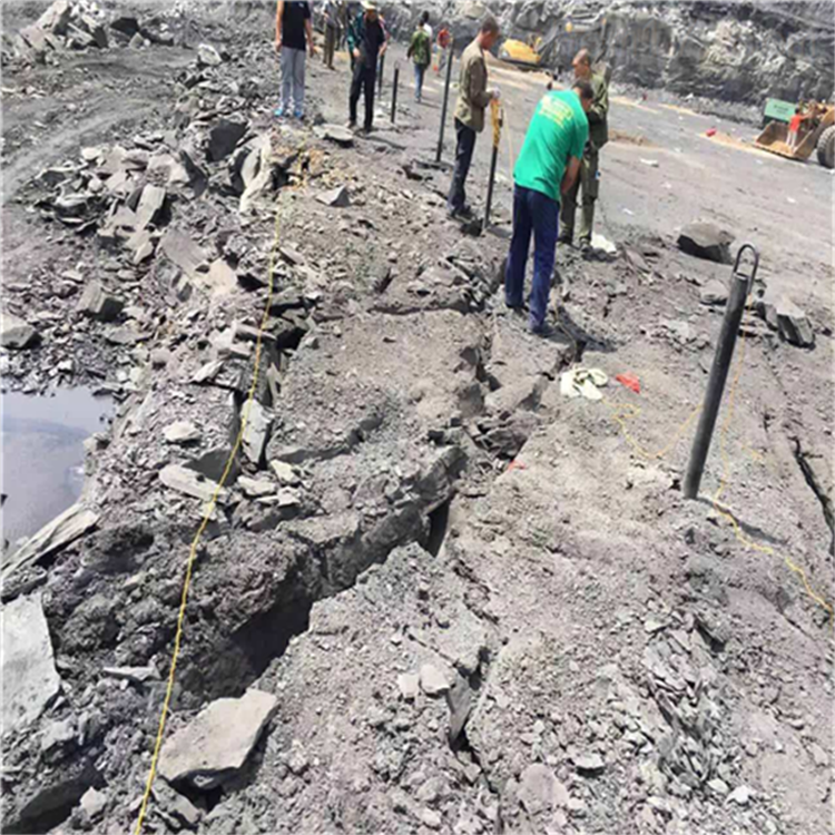 福建寧德露天采礦氣體爆破一次性爆破管