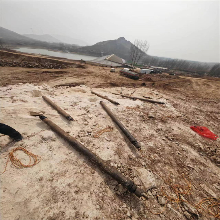 云南德宏隧道掘進化碳一次性爆破管