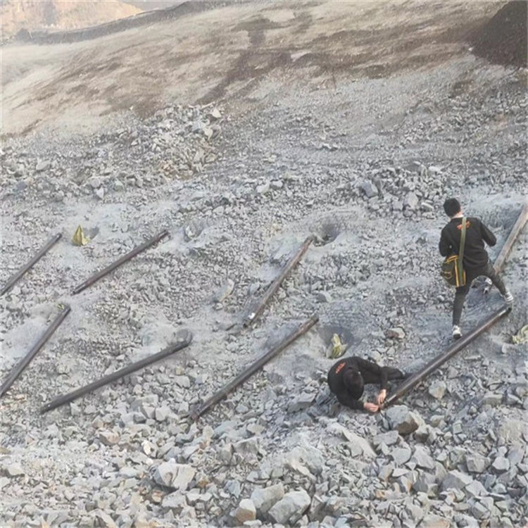 山東煙臺巖石修路氣體爆破一次性壓裂管