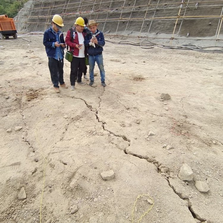 廣東梅州發(fā)電廠鍋爐清渣化碳?xì)怏w爆破施工隊伍