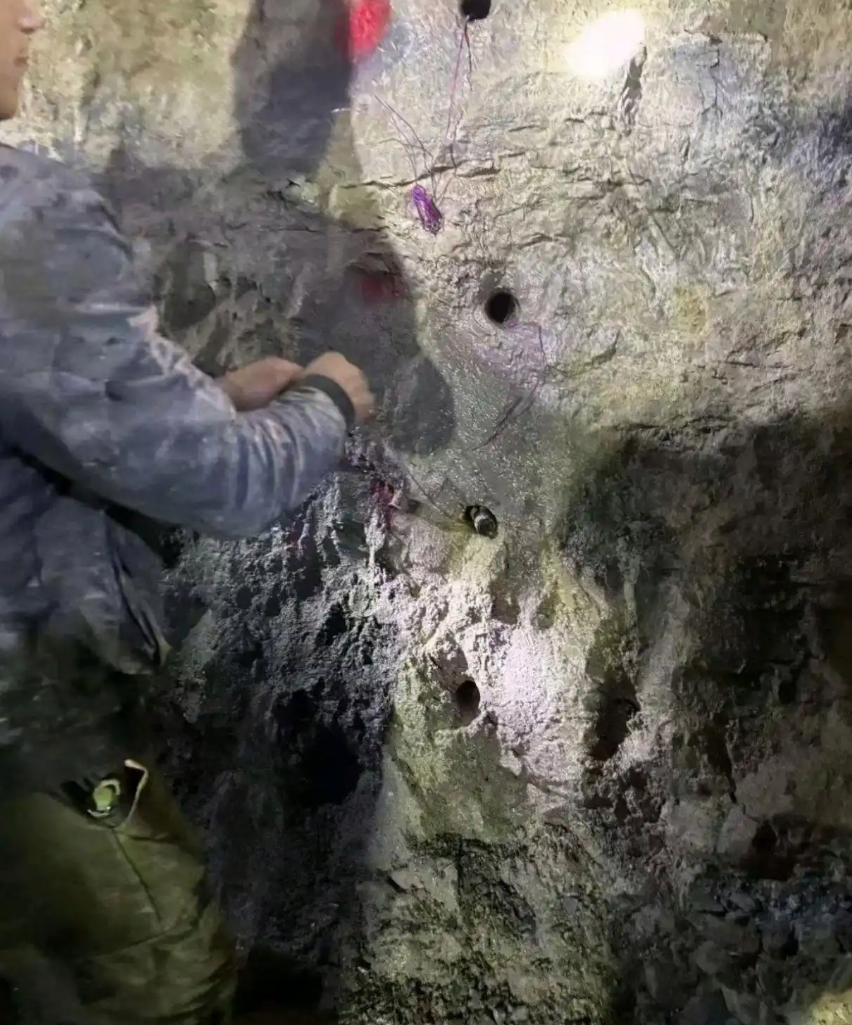 河南三門(mén)峽鐵礦開(kāi)采二氧化碳液態(tài)爆破廠家電話