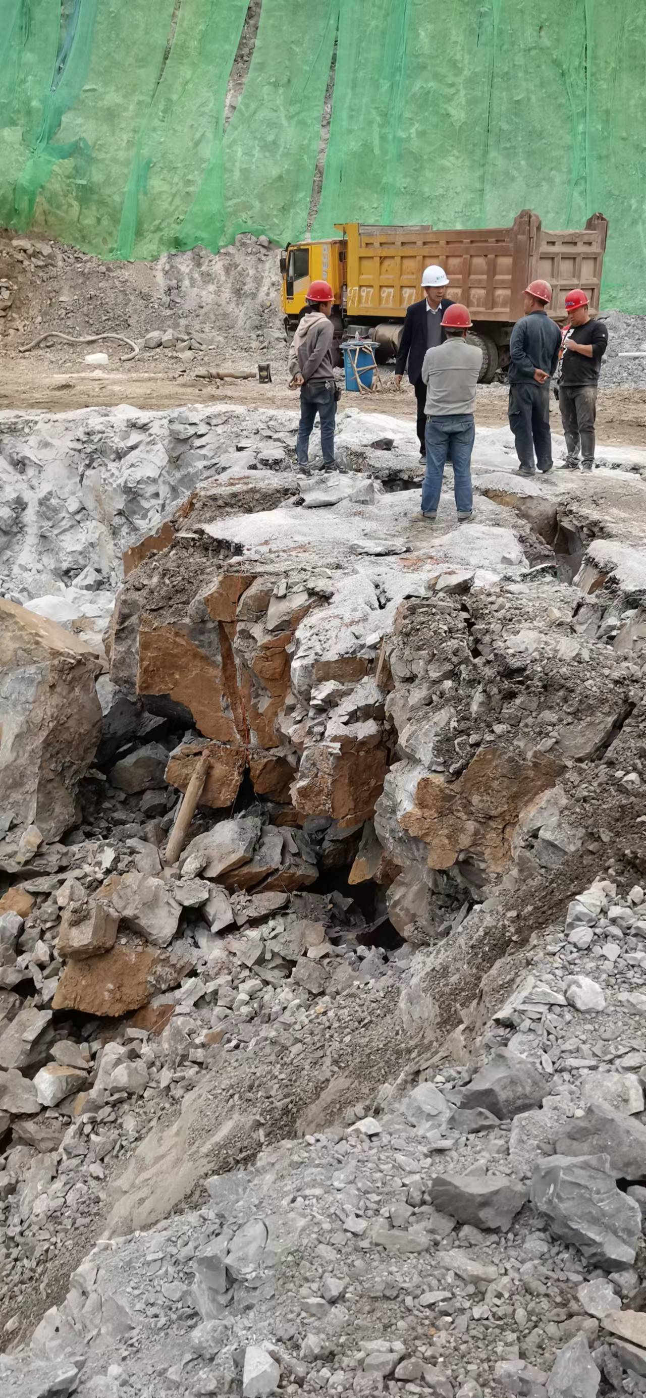 葫蘆島金礦開采設備氣體爆破