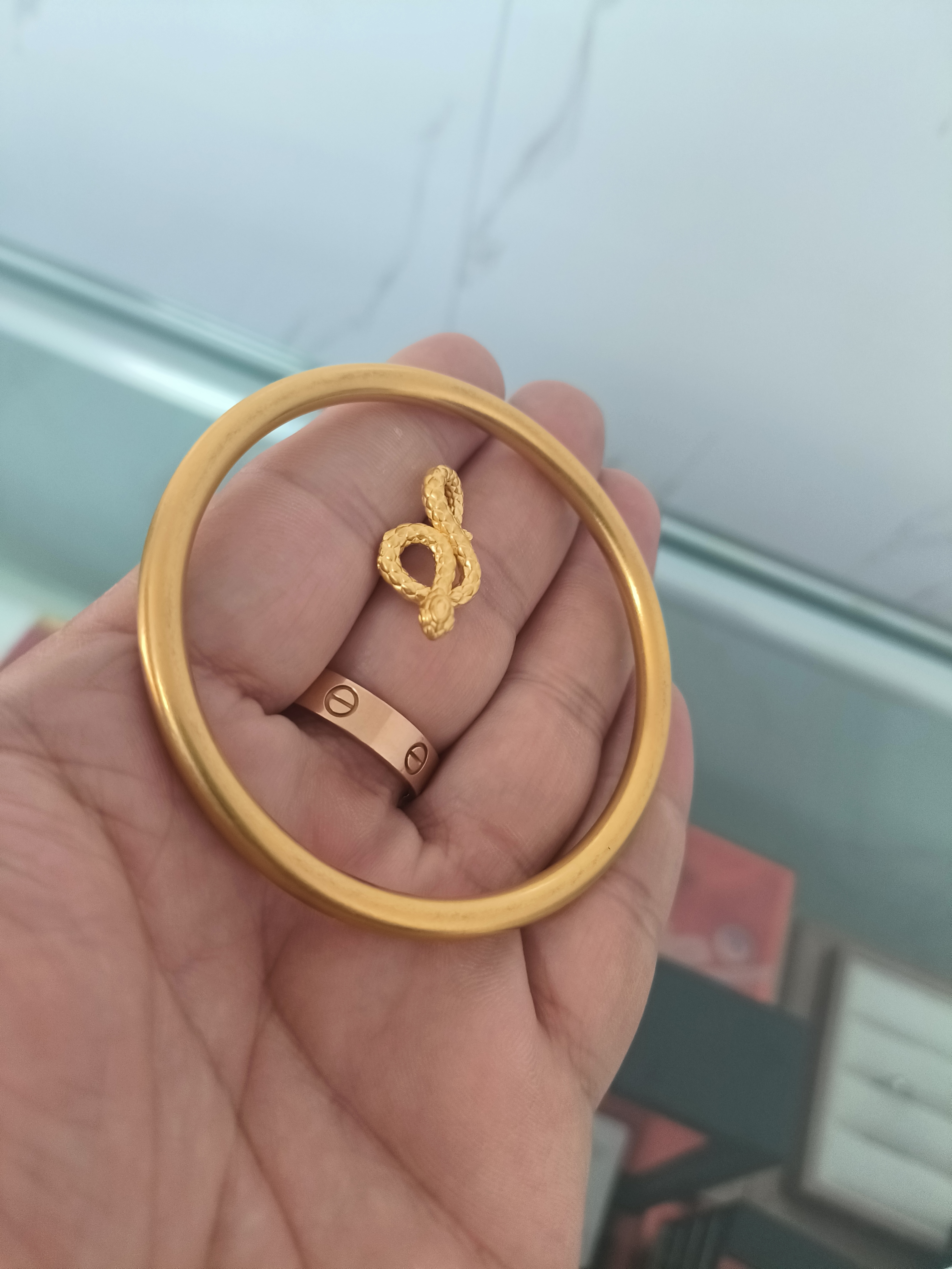 河西區(qū)黃金回收-到這里回收首飾當(dāng)場付現(xiàn)-辛巴金手鐲回收