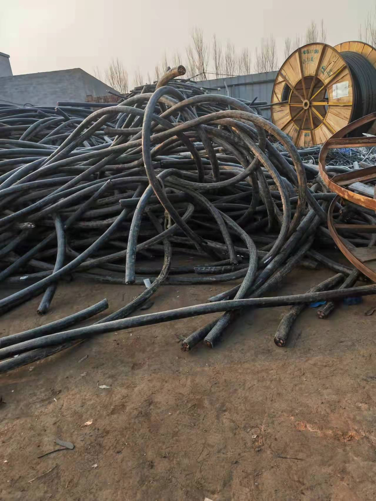 福建福州特高壓電纜回收公司-廢舊饋線(xiàn)回收統(tǒng)一裝車(chē)