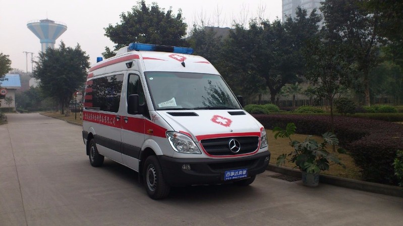 重慶云陽救護車出租轉(zhuǎn)運病人中心：醫(yī)用包機轉(zhuǎn)運、跨境病人轉(zhuǎn)運、危重病人空中轉(zhuǎn)運