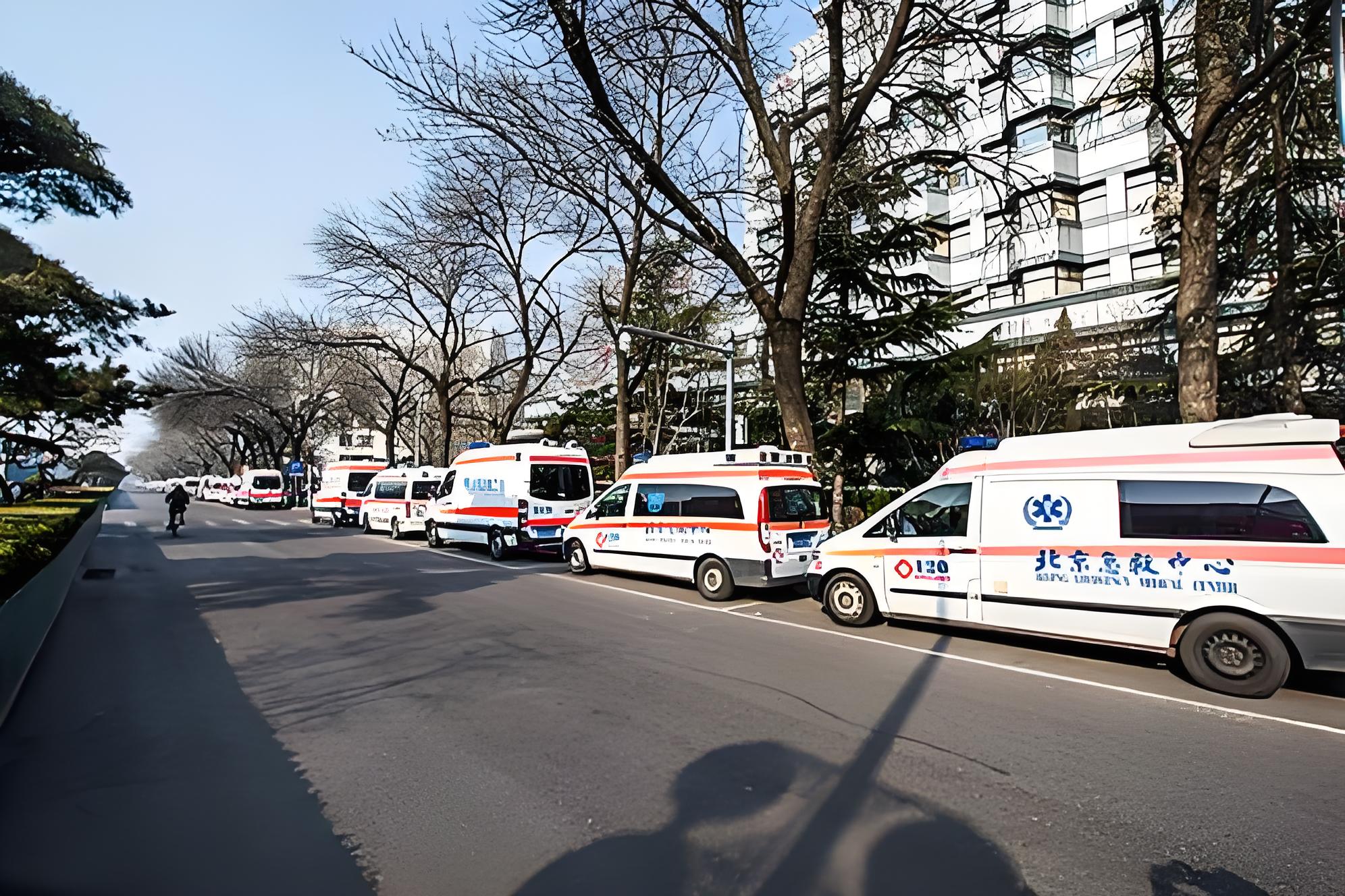 上海松江救護(hù)車(chē)轉(zhuǎn)運(yùn)服務(wù)平臺(tái)：跨國(guó)轉(zhuǎn)院、非急救轉(zhuǎn)運(yùn)、病人轉(zhuǎn)運(yùn)、賽事救護(hù)車(chē)值守