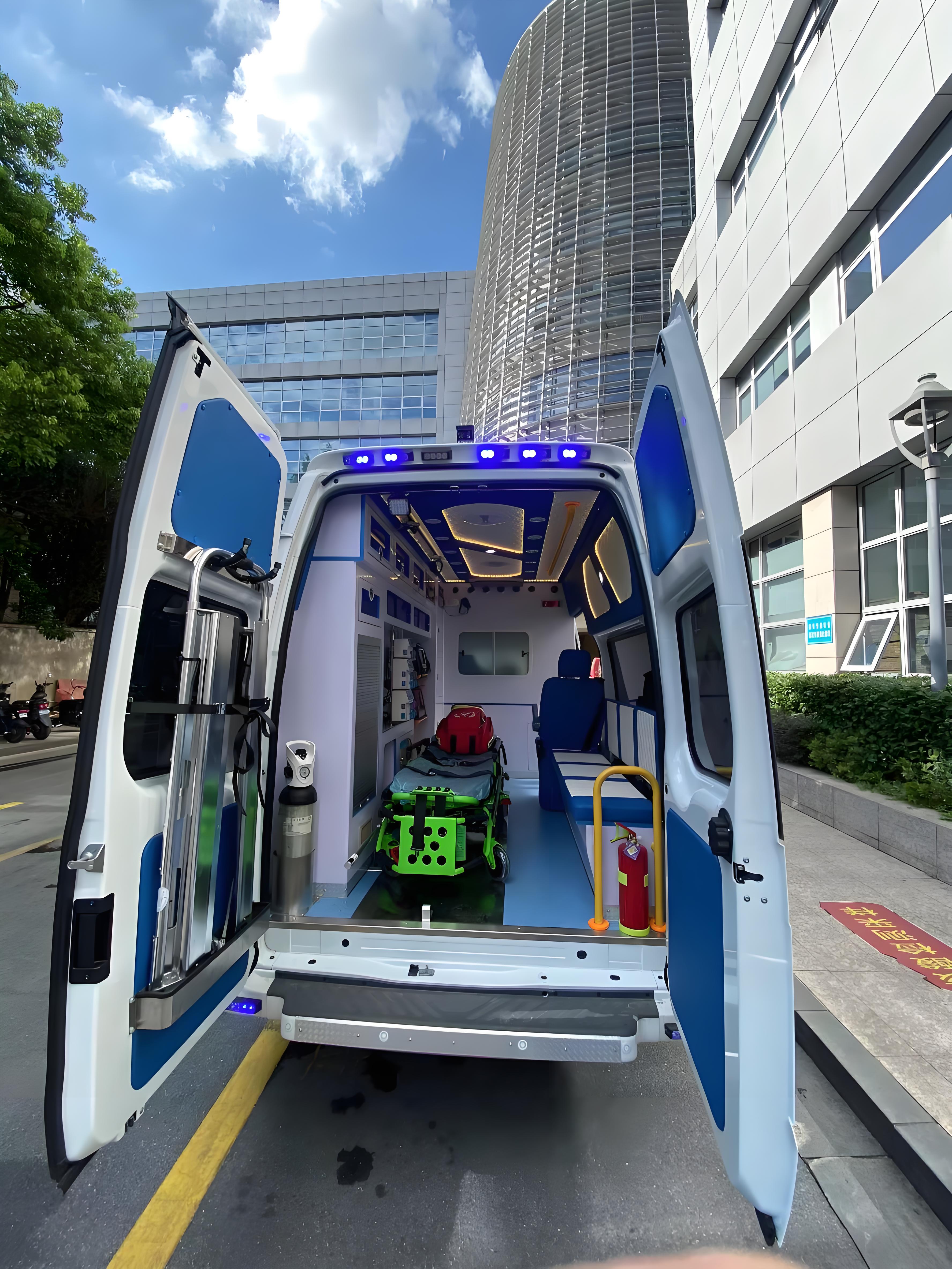 廣西賀州救護(hù)車出租轉(zhuǎn)運(yùn)病人中心：120接送病人、術(shù)后出院轉(zhuǎn)運(yùn)、養(yǎng)老院接送、康復(fù)回家護(hù)送