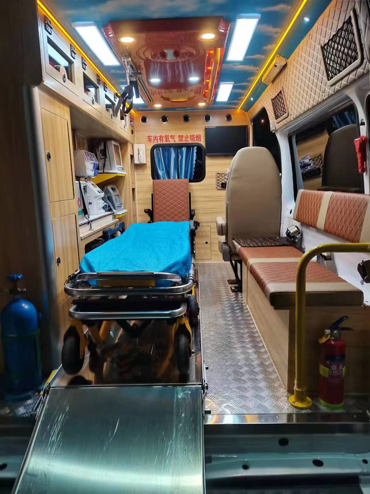 120急救車點(diǎn)擊;跨省救護(hù)車出租跨省120出租租賃病人出院轉(zhuǎn)運(yùn)車接送昌都