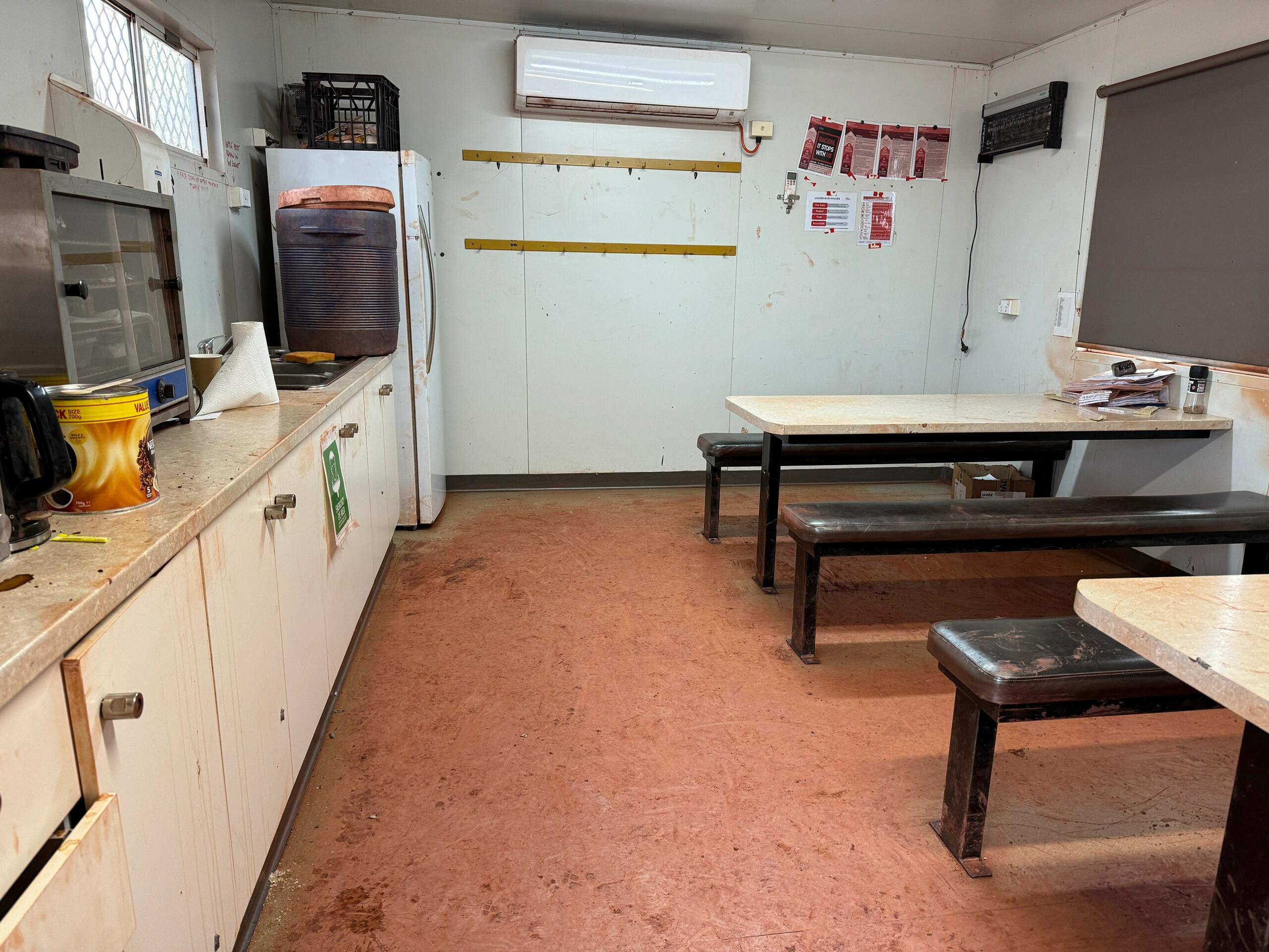 遼寧鞍山岫巖出國打工一年能掙多少錢