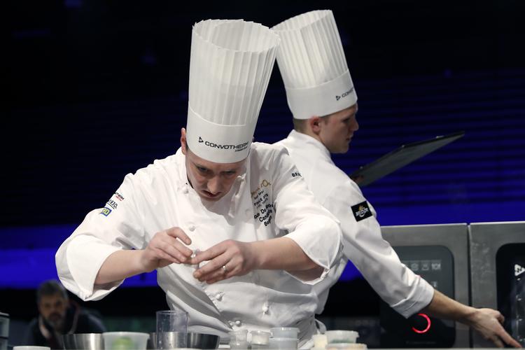 河南南陽(yáng)宛城區(qū)海外工作正規(guī)工簽