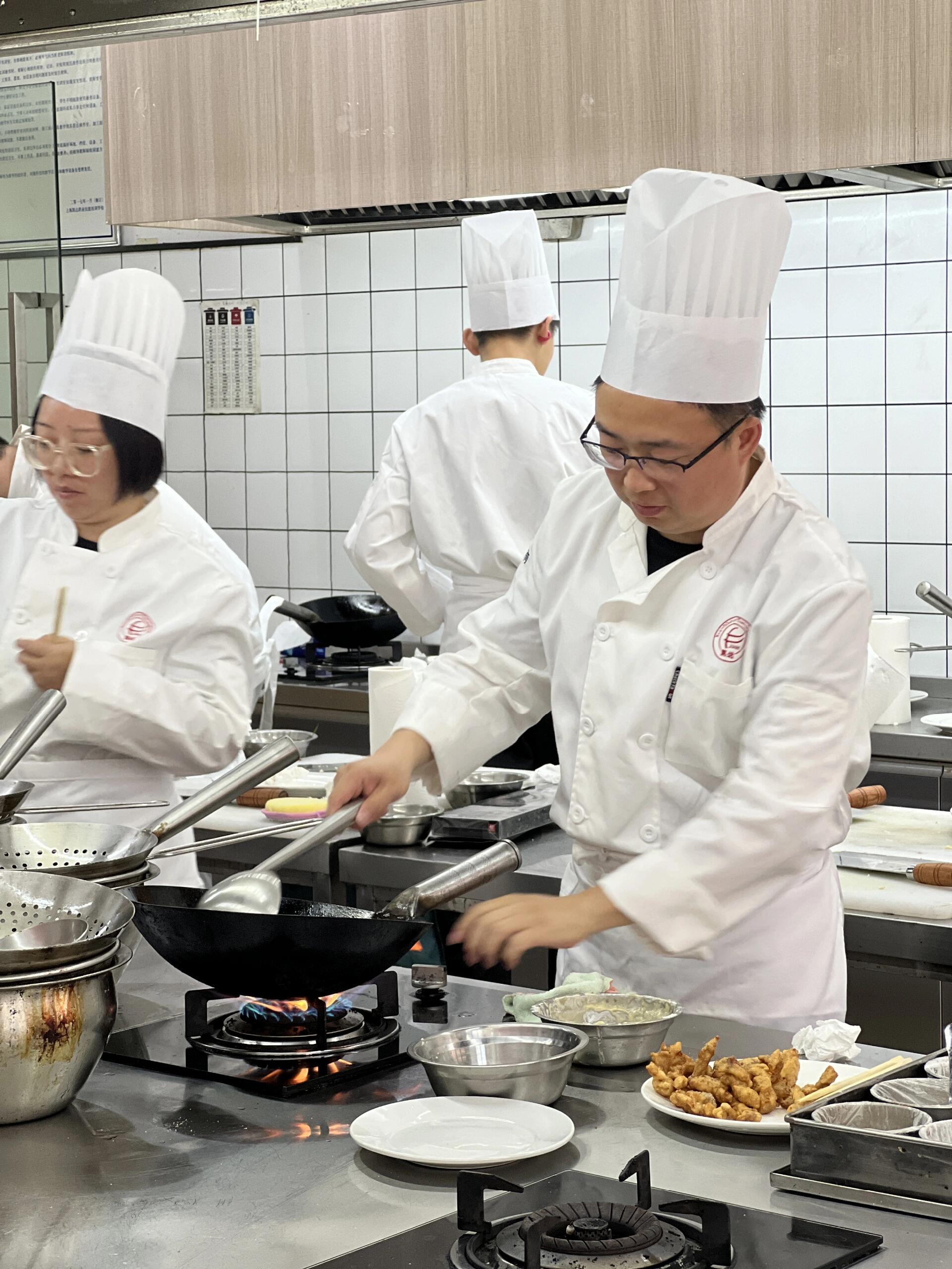 貴州遵義道真仡佬族苗族自治出國(guó)勞務(wù)正規(guī)簽證新西蘭美發(fā)師
