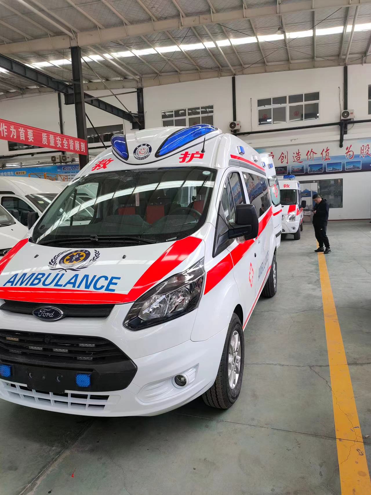西安潤興病人出院救護車(chē)出租高鐵轉運病人服務(wù)服務(wù)費用低