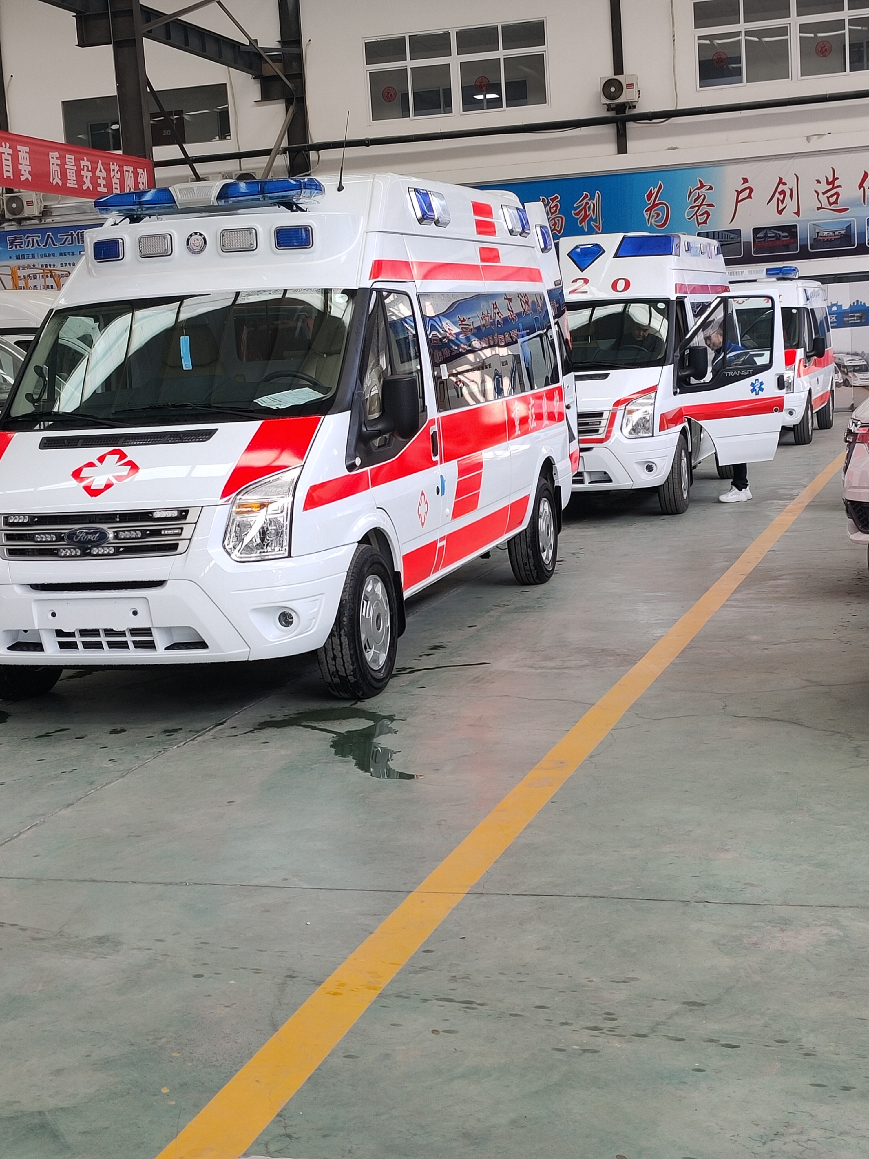 蘭州潤興民營救護(hù)車長途跨省/轉(zhuǎn)運(yùn)患者服務(wù)/租賃服務(wù)