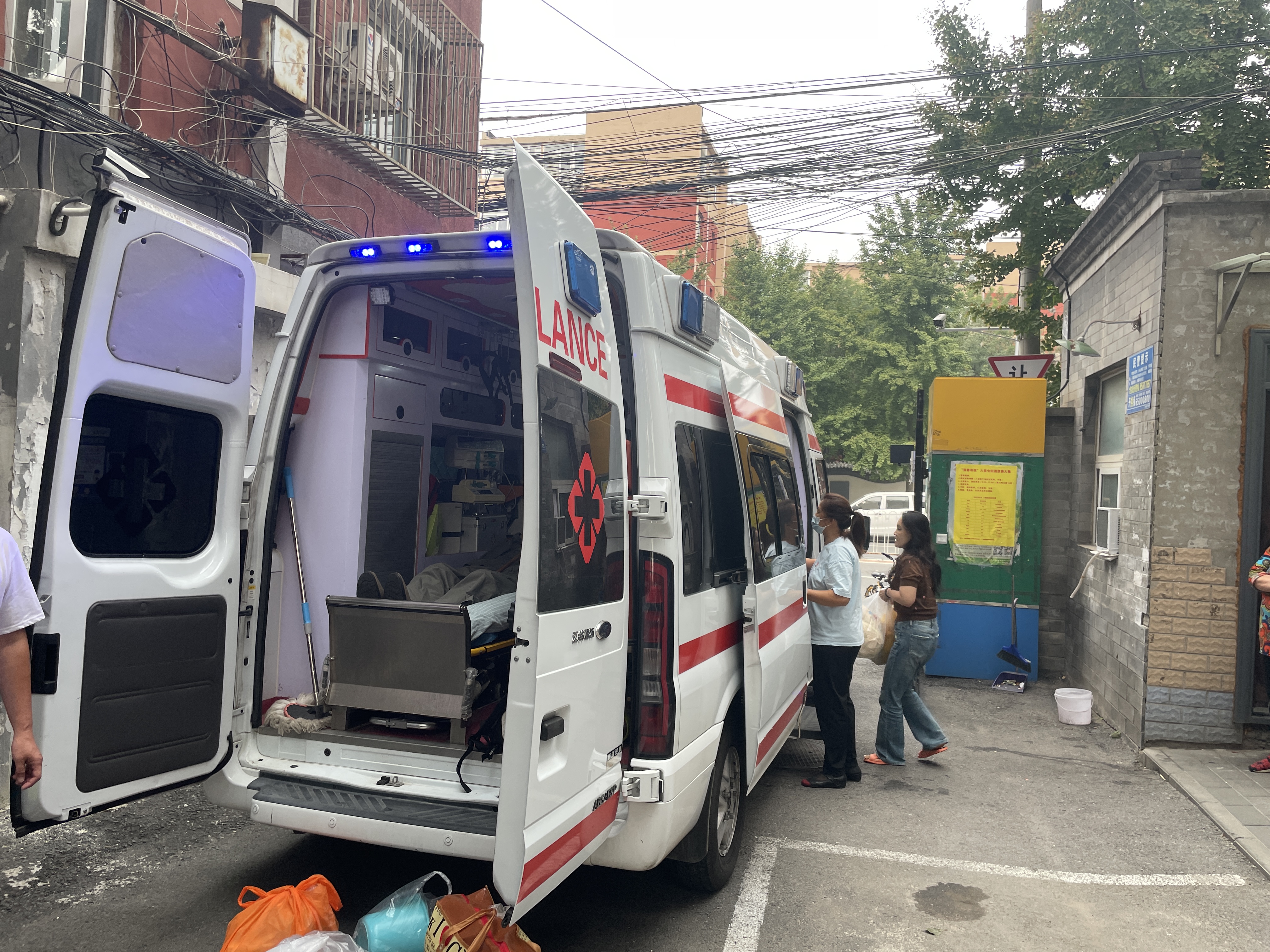 嘉興潤興救護車活動保障跨城接送病人快速抵達現場