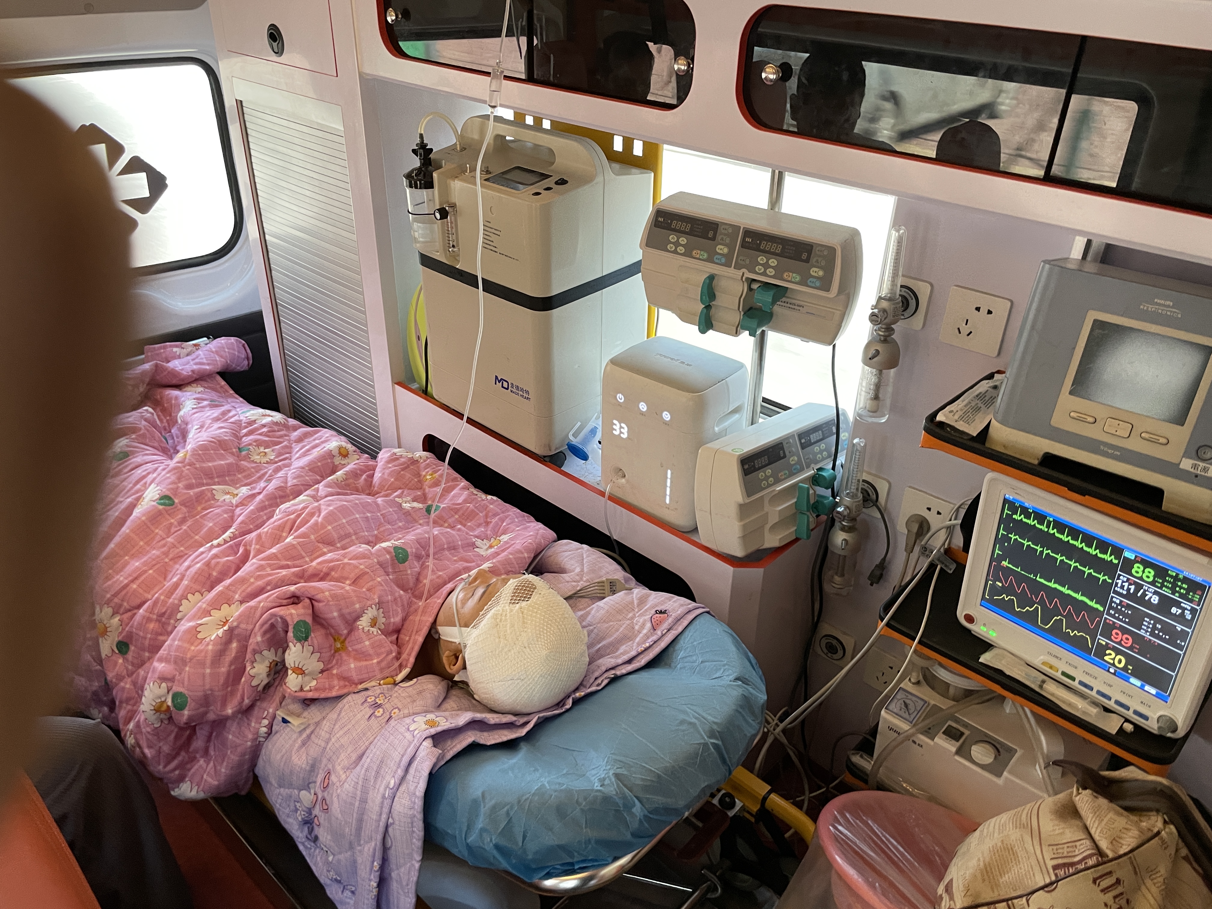 寧波潤興救護車活動保障租賃轉運患者服務24小時服務