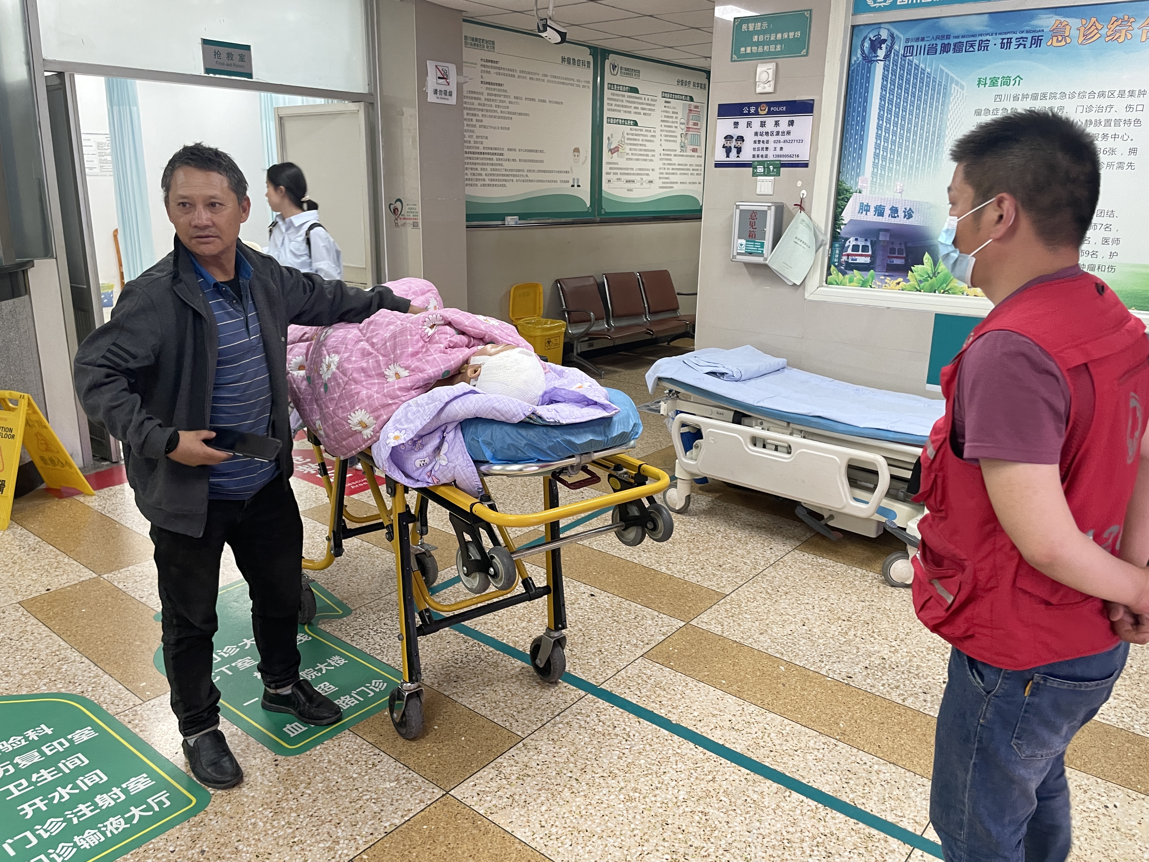 成都潤興急救救車租賃/病人出院轉(zhuǎn)院接送服務(wù)/車型豐富可選擇