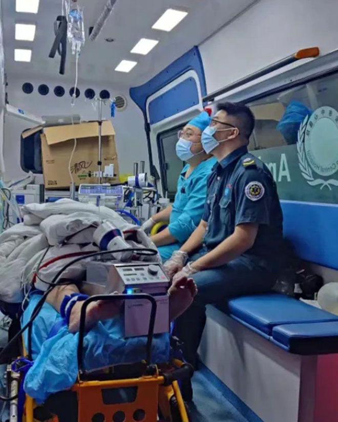 西安潤興私人救護車重癥病人轉運服務護送患者回家