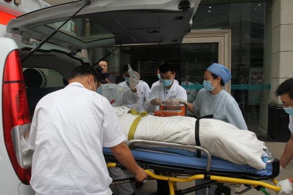 北京潤興跨省長途救護車出租出租服務無需預約
