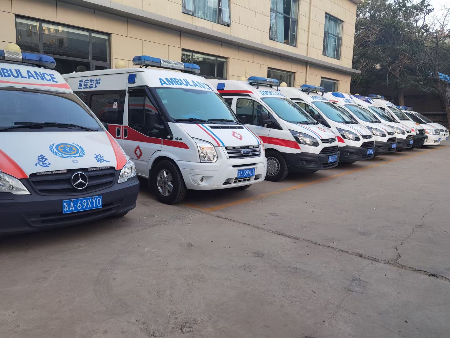 深圳潤興救護(hù)車出院轉(zhuǎn)院/重癥病人轉(zhuǎn)運服務(wù)/出租服務(wù)