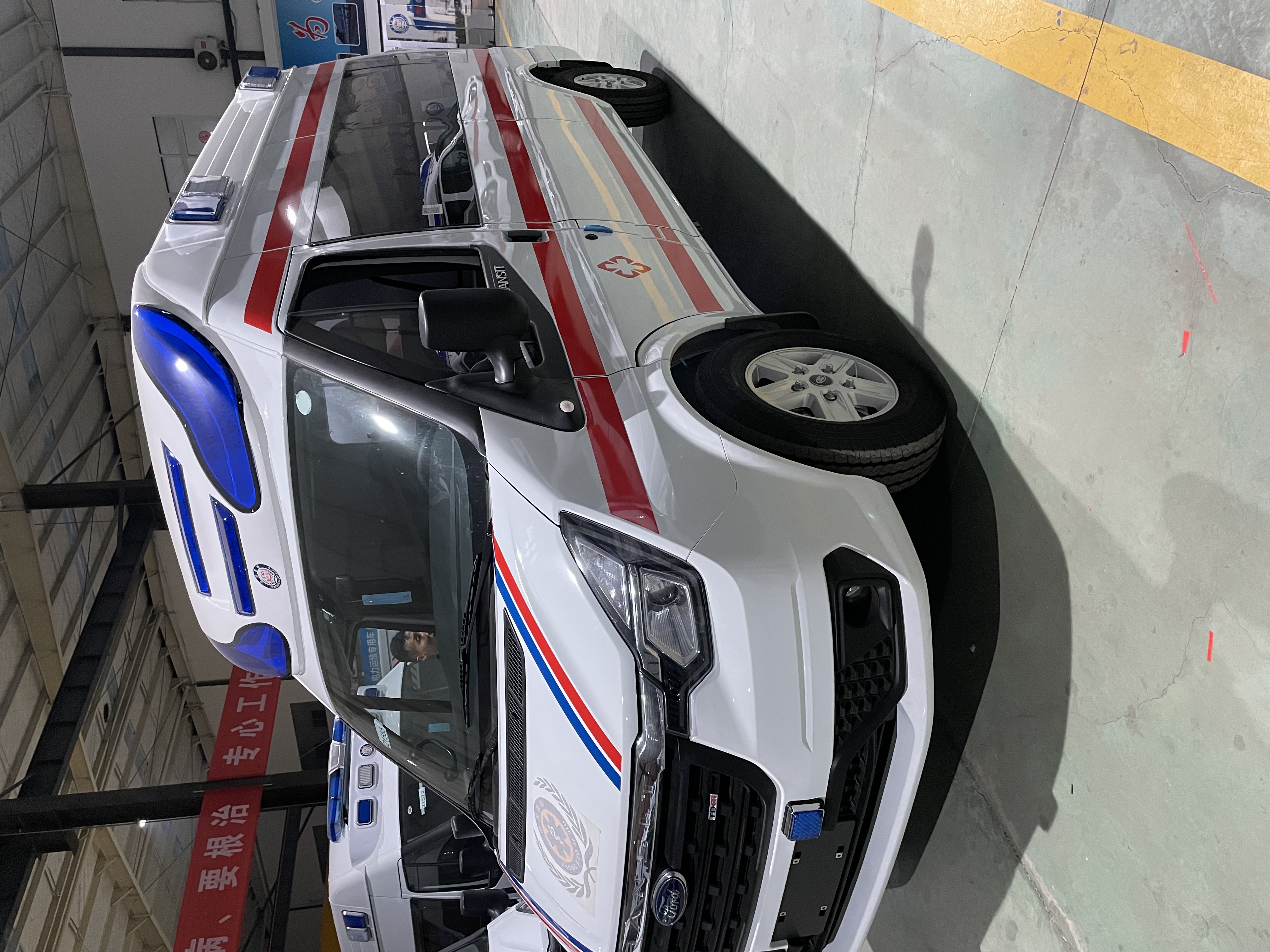 重慶潤興新生兒救護車出租/接送病人出院轉(zhuǎn)院服務(wù)/收費服務(wù)