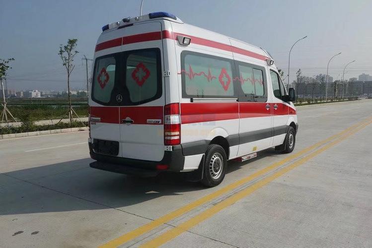 北京潤興長途救護車護送病人重癥病人轉院服務高鐵護送安全可靠