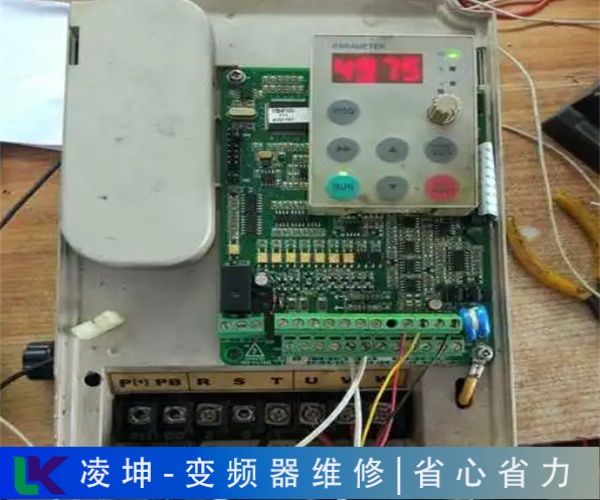 8220Lenze變頻器故障維修真實(shí)反饋