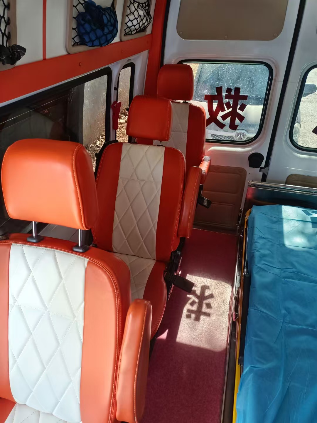 救護車出租;阿拉善盟120私人救護車租賃-ICU救護車租賃公司