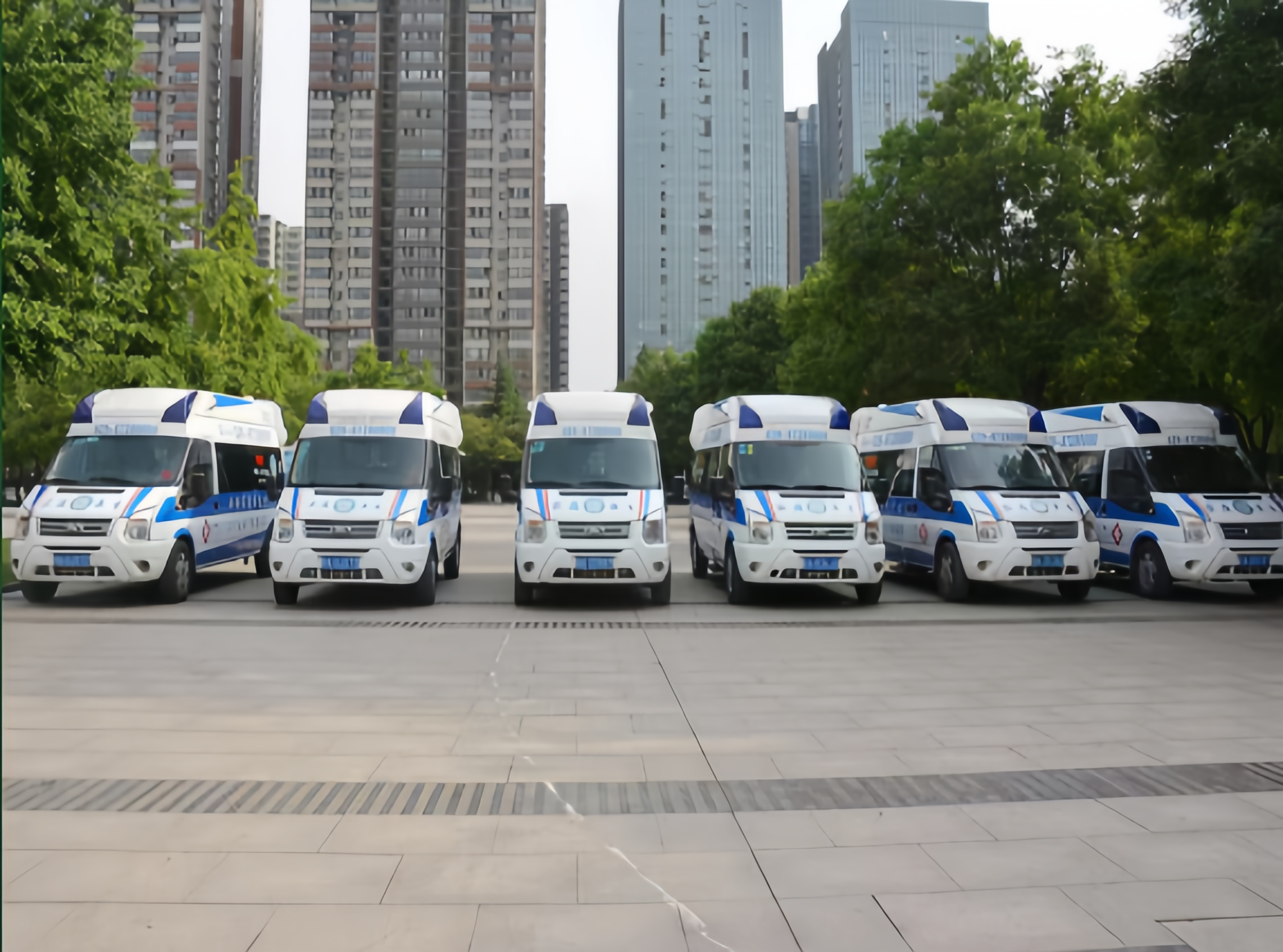 青島非急救轉(zhuǎn)運(yùn)車,救護(hù)車租賃中心,車輛手續(xù)完善可靠