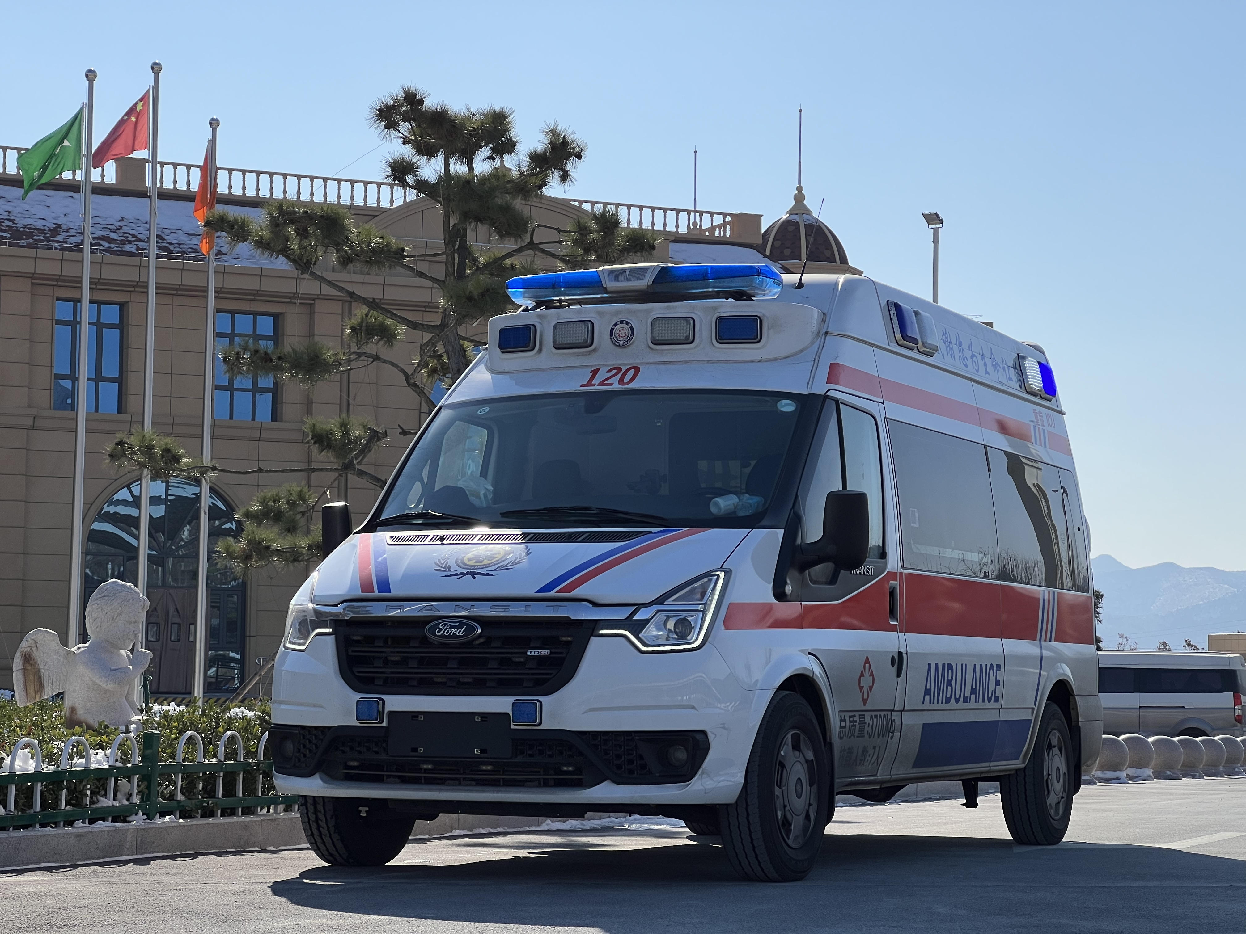 青島120轉(zhuǎn)運車,救護車出租,車輛手續(xù)完善可靠